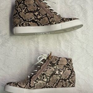 Women's Snake Print High-Top Sneakers